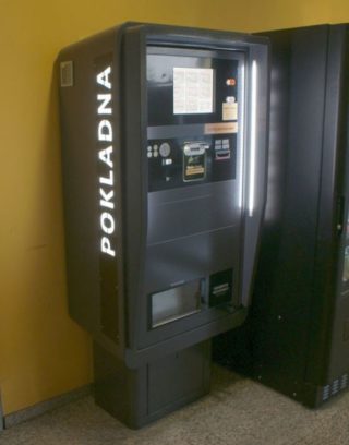 platebni automat